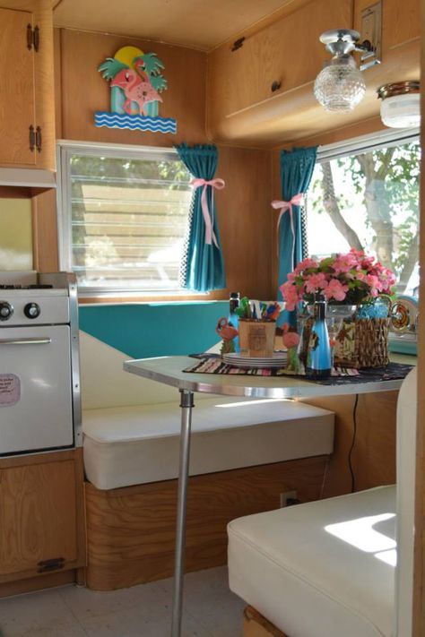 Vintage camper Rv Interiors, Glamping Trailer, Vintage Trailer Interior, Trailer Interior, Retro Caravan, Caravan Interior, Camper Storage, Trailer Living, Vintage Rv