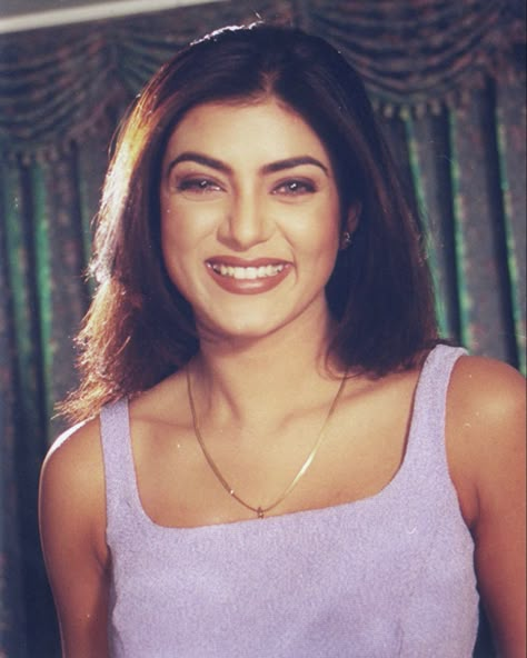 Sushmita Sen Aesthetic, Susmita Sen 90s, Sushmita Sen 90s, 00s Bollywood Aesthetic, 90 Bollywood Actress, 90s Bollywood Actress Edits, 90s Bollywood Actress Makeup, 2000s Bollywood, 90s Street Fashion