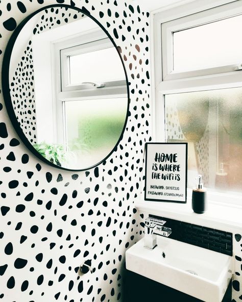 Dalmatian Bathroom, Dalmatian Decor, Bathroom Ideas Accessories, Cloakroom Toilet Ideas, Kids Bathroom Renovation, Down Stairs Toilet, Polka Dot Bathroom, Laundry Room Basement, Home Layout Design