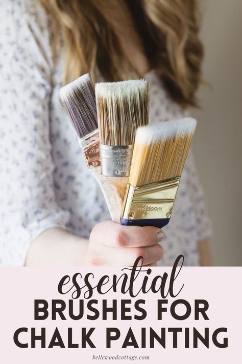 Painting furniture? Not sure which brush to buy? This list of the best chalk paint brushes with budget-friendly options will tell you everything you need to know! Plus tips on alternatives for pricey wax brushes and a $6 brush that turned out to be my very favorite! Chalk Painting Cabinets, Best Chalk Paint, Chalk Paint Brushes, Painted Kitchen Tables, Homemade Chalk Paint, Chalk Paint Wax, Chalk Crafts, Painting Wood Furniture, Fusion Paint