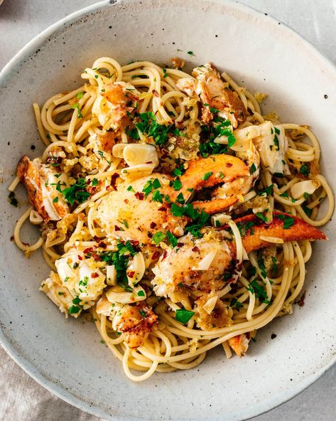 The BEST Garlic Lobster Pasta · i am a food blog Garlic Lobster, Lobster Pasta Recipe, Recipe Sandwich, Lobster Risotto, Pasta Seafood, Lobster Pasta, How To Cook Lobster, Lobster Recipes, Impressive Recipes