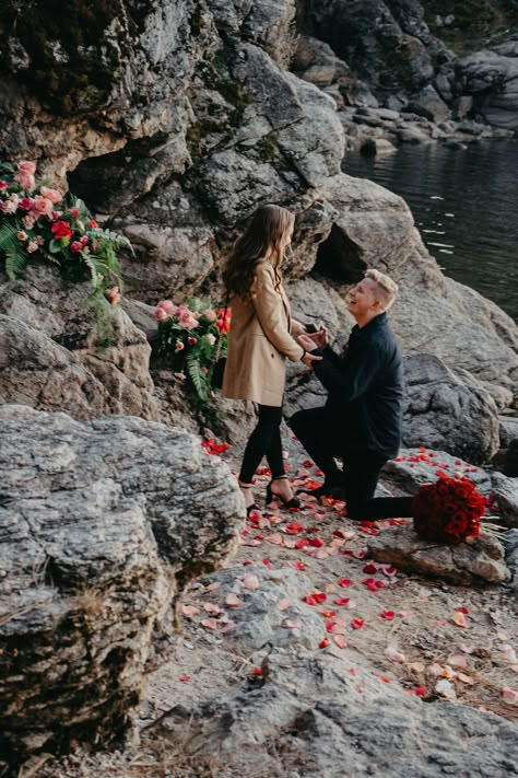 Romantic Proposal by Lake Coeur d'Alene via Rocky Mountain Bride Lake Proposal, Wedding Proposal Ideas Engagement, Surprise Proposal Pictures, Outdoor Proposal, Cute Proposal Ideas, Proposal Photoshoot, Proposal Pictures, Romantic Engagement Photos, Mountain Weddings