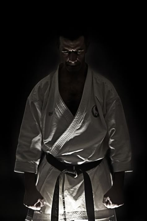 Karate Photoshoot, Karate Photography, Mas Oyama, Karate Poses, Karate Photos, Karate Picture, Martial Arts Photography, Goju Ryu, Kyokushin Karate