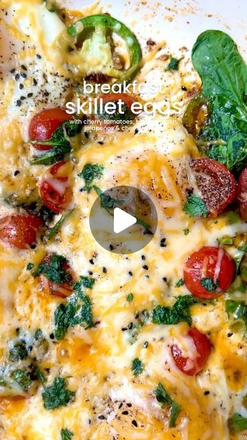 Breakfast Ideas With Tomatoes, Tomato Egg Bake, Skillet Eggs, Tomato Breakfast, Egg Skillet, Cheese Mozzarella, Breakfast Skillet, Break Fast, Breakfast Goodies