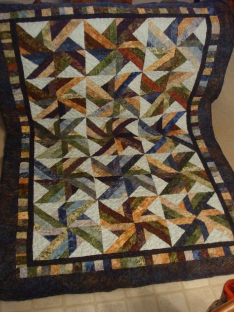 Tradewinds Quilt Pattern Free, Quilts Made With Batiks, Three Color Quilts, Quilts Using Batiks, Quilt Patterns For Batik Fabrics, Trade Winds Quilt Pattern, Quilts Using Batik Fabrics, Tradewinds Quilt, Batik Patterns