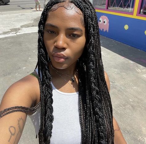 Y2k Black Hairstyles, Quenlin Blackwell, Emily Carey, Braids Hairstyles Pictures, Cute Box Braids Hairstyles, Protective Hairstyles Braids, Box Braids Styling, Pretty Braided Hairstyles, Goddess Braids