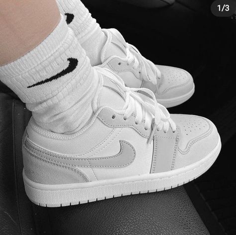 Tomboy Shoes, Cute Casual Shoes, Tomboy Outfits, Girly Shoes, Dream Shoes, Cute Shoes, Casual Shoes, Vision Board, Nike