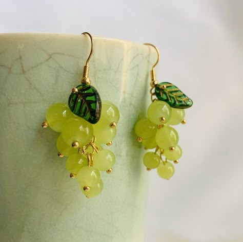 Beaded Grapes, Cottage Core Jewelry, Anting Manik, Grape Earrings, Fruit Jewelry, Fruit Earrings, Earrings Antique, Summer Earrings, Green Grapes