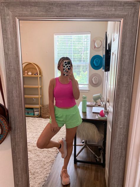 Workout fit | bright colors | hokas | pintrest girl | fit inspo | summer clothes Fun Workout Outfits, Bright Workout Aesthetic, Bright Running Outfits, Colorful Athletic Outfits, Bright Workout Outfits, Colorful Workout Clothes, Summer Work Out Outfits, Athleisure Fits, Summer Athletic Outfits