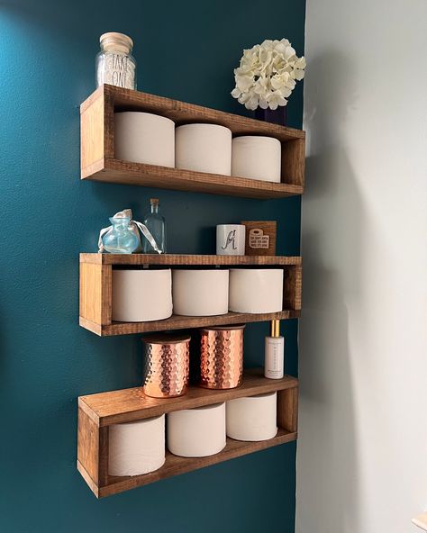 Toilet Roll Shelf, Toilet Box Decor, Wall Toilet Paper Storage, Toilet Paper Wall Storage, Above Toilet Storage Diy, Toilet Shelf Ideas, Bathroom Cubby Shelves, Diy Bathroom Shelves Above Toilet, Over Toilet Shelves