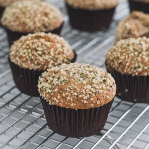 Julia Roberts' Banana Hemp Seed Muffins — Candace Nelson Banana Muffins With Chia Seeds, Hemp Seed Muffins, Hemp Recipes, Candace Nelson, Hemp Seed Recipes, Heathy Eats, Flax Muffins, Black Chia Seeds, Seed Recipes