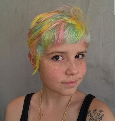 Rainbow Buzzcut, Rainbow Pixie Hair, Rainbow Short Hair, Kidcore Hairstyle, Rainbow Freckles, Short Rainbow Hair, Crave Series, Hair Refresh, Orchid Mantis