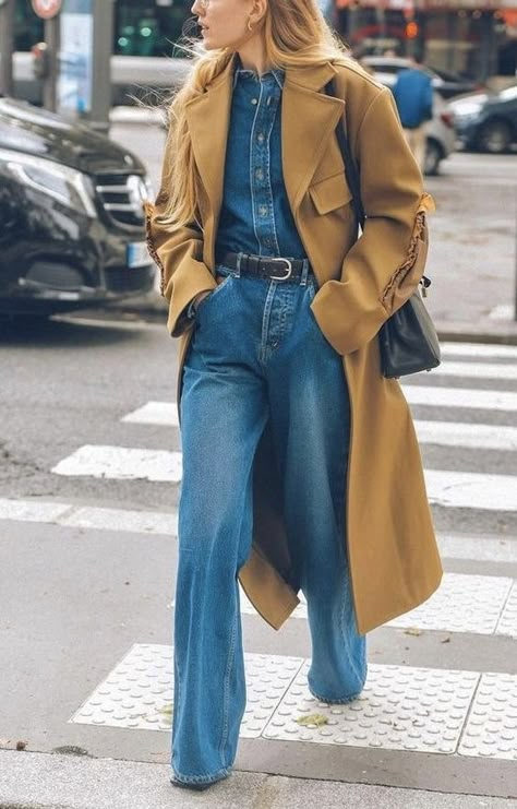 Denim Street Style, Jeans Trend, Denim On Denim, Double Denim, Jean Trends, Looks Street Style, Style Savvy, Mode Inspo, Looks Chic