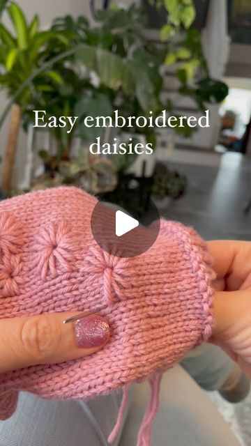 Janice | Neurodiverse Knitting Designer on Instagram: "Easy Peasy Embroidered Daisies 🤍💕 So…. I started a new design. I know, I’m meant to be focussing on current projects, but…. This idea just refused to wait 😊 This will be a pair of super sweet wrist warmers that’ll keep me cozy while I daydream of springtime on the (ever receding?) horizon 😊😂 I’ll make a tester call for these shortly, so keep an eye out if you’re interested 💕🤍 Do you like adding a little embroidery (or maybe bead work?) to your knitting? Do you have a favourite project that used embellishment? 💕Yarn: @twiceshearedsheep Everyday Merino" Wool Embroidery On Knitting, Embroidery On Knitted Items, Embroidered Daisies, Exhibit Ideas, Yarn Embroidery, Wool Embroidery, Wrist Warmers, Knitting Ideas, Easy Peasy