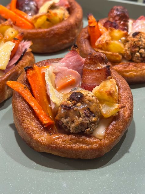 Stuffed Yorkshire Puddings - Loaded with Christmas Leftovers Filled Yorkshire Pudding, Christmas Yorkshire Pudding, Yorkshire Pudding Burrito, Stuffed Yorkshire Pudding, Yorkshire Pudding Filling, Recipe With Turkey, Homemade Yorkshire Pudding, Christmas Leftovers Recipes, Christmas Sandwiches