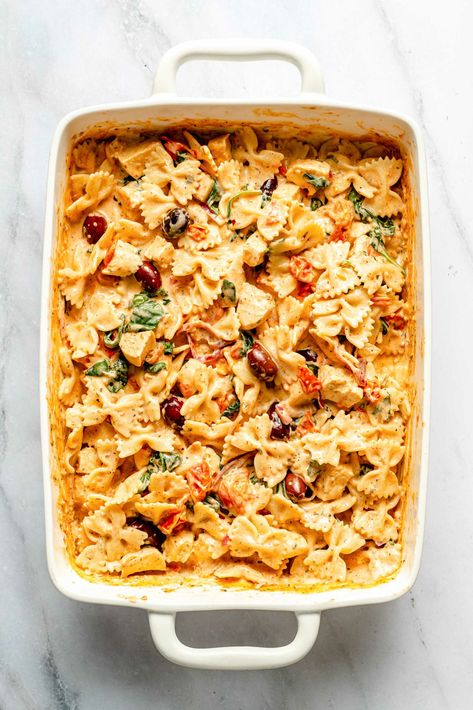 Cheese Pasta Dishes, Pasta Table, Boursin Cheese Pasta, Boursin Chicken, Pasta Tiktok, Boursin Cheese Recipes, Baked Pasta Recipe, Boursin Recipes, Tiktok Pasta