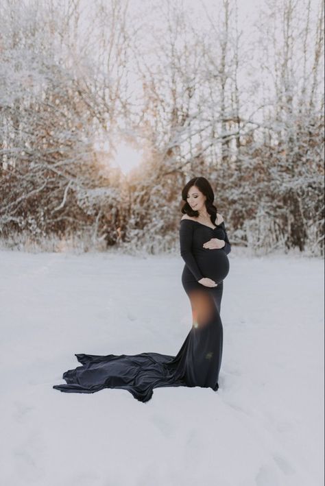 Maternity photo in 2020 | Winter maternity photos, Maternity pictures, Winter maternity pictures Maternity Photo Shoot In Snow, Maternity Shoot In December, Winter Snow Maternity Photoshoot, Maternity Photography Snow Winter, Maternity Photography Outside Winter, Maternity Photo Shoot Ideas Snow, Snow Maternity Photoshoot Family, Snowy Maternity Shoot, Outside Winter Maternity Photos