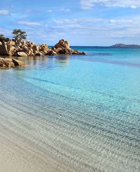 Costa Smeralda, Magic Places, Road Trip Europe, Sardinia Italy, World Images, Italy Photo, Paradise On Earth, Tropical Islands, Sardinia