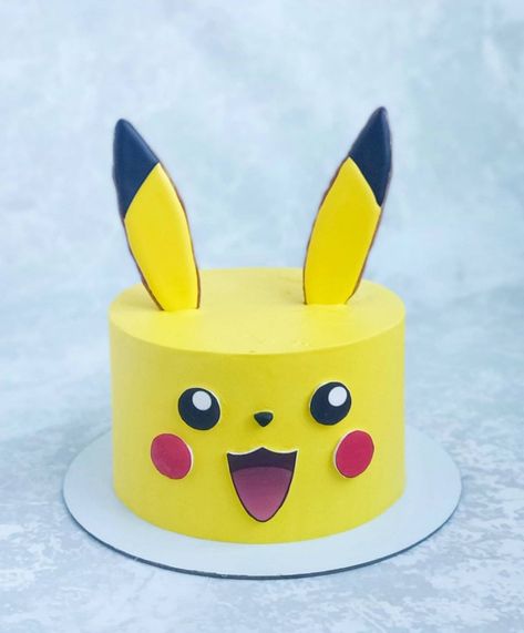 Simple Pikachu Cake, Peekachu Cake, Simple Pokemon Cake, Pikachu Party, Pokemon Birthday Cake, Pikachu Cake, Robot Birthday Party, Pokemon Cake, Pokemon Party