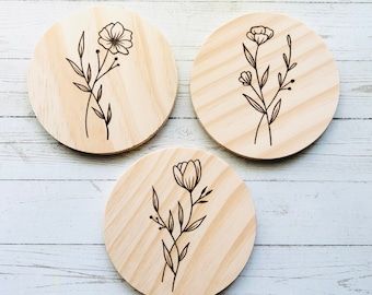 Wood Burning Coasters, Wood Burned Coasters, Floral Coasters, Wood Burn Designs, Funny Coasters, Unique Textures, Floral Initial, Wood Burning Crafts, Wood Burning Patterns