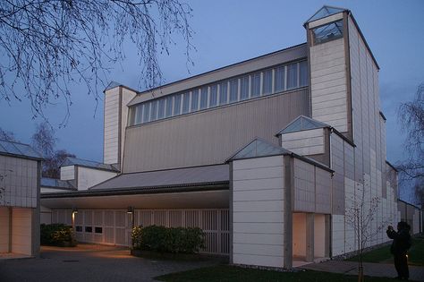 Jørn Utzon / Bagsværd kirke, Copenhagen, 1967-76 Jorn Utzon House, Jorn Utzon Architecture, Street Elevation, Rexburg Temple, Beautiful Synagogue, Concrete Cladding, Brompton Oratory, Sacral Architecture, Jorn Utzon