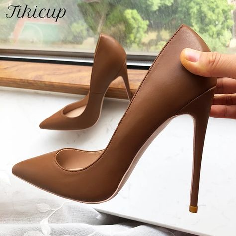 Brown Heels Outfit, High Heel Shoes Elegant, Walking Gear, Brown High Heels, Brown Pumps, Pointy Heels, Heels Outfits, Killer Heels, Womens Summer Shoes