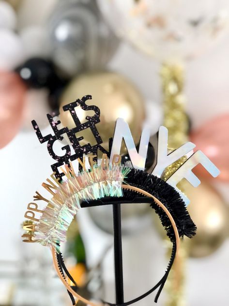 New Year's Eve Party Ideas | Oh How Charming by Lauren New Years Eve Pinata, New Years Eve Drinks, New Year's Eve Crafts, Dessert Station, Balloon Installation, Party Headband, New Year Photos, Vacation Wardrobe, Nye Party