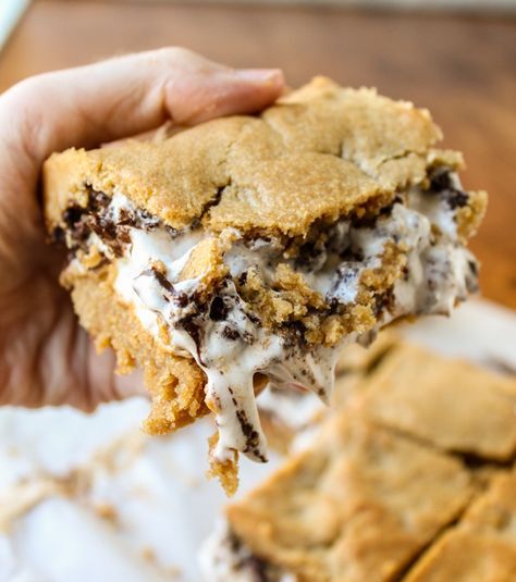 Peanut Butter S'mores Bars Summery Foods, Peanut Butter Smores Bars, Matt Preston, Baked Bars, Marshmallow Sweets, Peanut Butter Smores, Smores Bars, Dessert Design, S Mores Bars