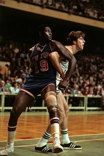 Willis Reed, Wilt Chamberlain, Vintage Nba, Basketball Star, Sports Hero, Photo Store, Basketball Legends, Mens Outfit Inspiration, Long Island Ny