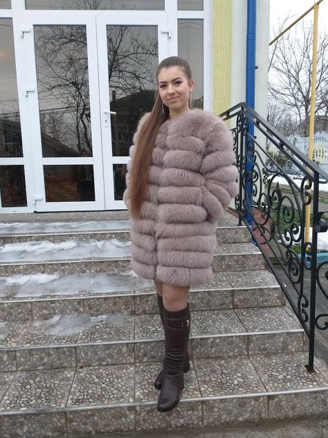 #furcoat #gray #longhair #romaniangirl #pretty #outside #winter #december #North Girls Fur, Winter December, Fur Fashion, Fur Coat, Long Hair, Fox, Long Hair Styles, Van, Grey