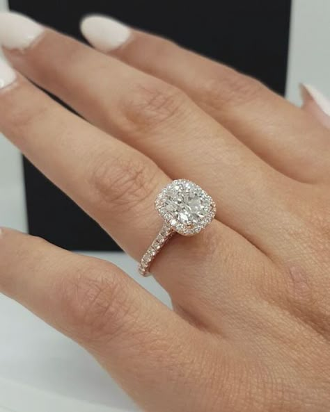 Engagement Ring Tiffany, Big Wedding Rings, Antique Engagement Ring, Diamond Engagement Wedding Ring, Wedding Rings Halo, Wedding Rings Solitaire, Simple Engagement Rings, Dream Engagement Rings, Ring Ideas