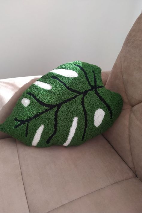 Punch Needle Pillow, Tufting Diy, Tufted Pillow, Embroidery Decor, Living Room Garden, Pillow Living Room, Room Garden, Punch Needle Patterns, Leaves Pillow