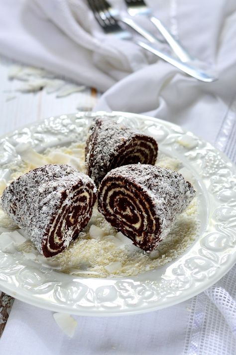 Coconut Roll, Hungarian Recipes, Gf Recipes, World Recipes, No Bake Treats, Living Food, Vegetarian Dishes, Sin Gluten, Raw Food Recipes