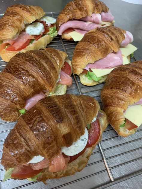 Une petite nouveauté «le... - Boulangerie Pâtisserie JSC | Facebook Sandwich Croissant, Croissant France, Macarons, Sandwiches, Snacks