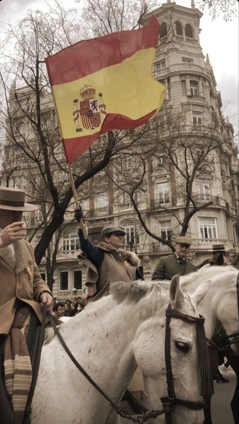 Spain History Aesthetic, Spanish Flag Aesthetic, Spain Aesthetics, Men's Military Uniform, Spain History, Spain Football, Spanish Flags, Fireworks Pictures, Spain Flag