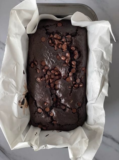 The Best Vegan Chocolate Loaf Cake - The Foodie Diaries Dessert Loaf, Vegan Loaf, Chocolate Loaf, Chocolate Loaf Cake, Healthy Dark Chocolate, Loaf Cake Recipes, Vegan Cake Recipes, Dark Chocolate Cakes, Set Apart