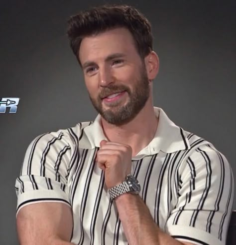 Chris Evans Movies, Chris Evans Smile, Chris Evans Beard, Chris Roberts, Steven Grant Rogers, Paul Walker Pictures, Christopher Evans, Steve Rogers Captain America, Man Crush Monday