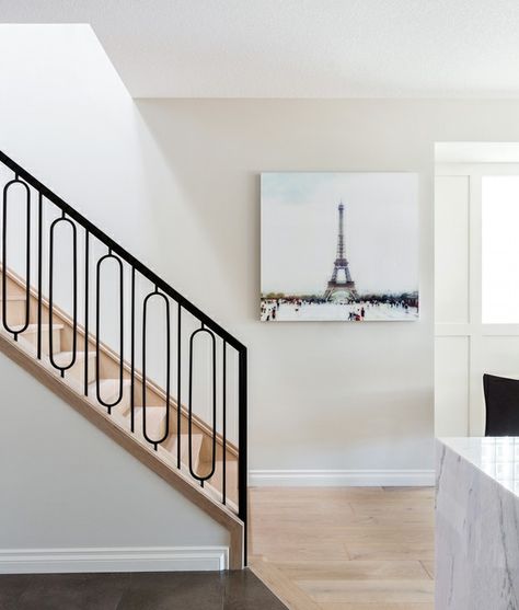 Closed Tread Staircase, Black Iron Staircase Railing, Open To Below Staircase, Open Tread Staircase, Stairwell Design, Stairs Remodeling, درابزين السلم, Remodeling Hacks, Indoor Railing