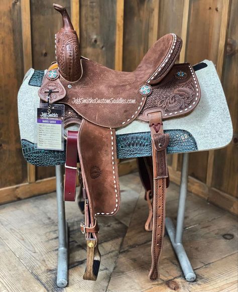 Barrel Racing Tack Sets Rodeo, Cowgirl Chaps, Barrel Racing Tack Sets, Barrel Racing Tack Rodeo, Barrel Racing Saddle, Horse Barn Ideas Stables, Jeff Smith, Barrel Racing Saddles, Roping Saddles