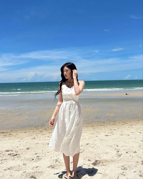 Yujin Instagram, Ive Yujin, Beach Photoshoot, Starship Entertainment, New Instagram, Korean Makeup, Instagram Update, South Korean Girls, Beach Outfit