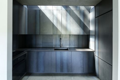 Gallery - Lake House / Taylor and Miller Architecture and Design - 19 New England Lake House, Taylor Miller, Hot Rolled Steel, Velux Skylights, Hidden House, Modern Lake House, Metal Cabinet, Metal Kitchen, Kitchen Photos