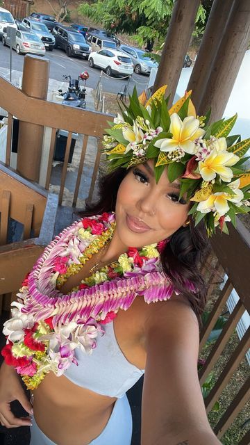 Hawaiian Flower Crown, Hawaiian Outfit Women, Luau Outfits, Hawaii Hula, Luau Birthday Party, Hawaiian Birthday, Graduation Leis, Hawaiian Lei, Luau Wedding