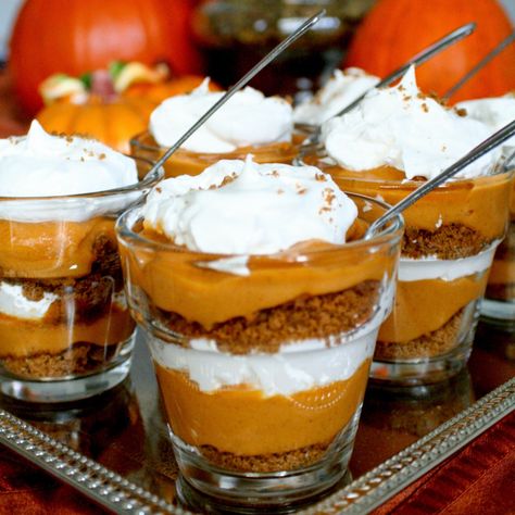 Here's a quick, easy, and beautiful dessert for your Fall entertaining: Pumpkin Pudding Parfaits! Gluten Free Pumpkin Cheesecake, Pumpkin Parfait, Cheesecake Parfait, Pumpkin Mousse, Pumpkin Pudding, Parfait Recipes, Pumpkin Treat, Pumpkin Dessert, Pumpkin Cheesecake