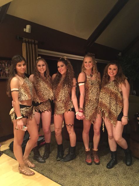 Cave women halloween. Group costume Jungle Costumes, Jungle Themed Costumes, Cavegirl Costume, Jungle Costume, Women Template, Women Party Ideas, Themed Costumes, Party Dress Codes, Party Outfit College