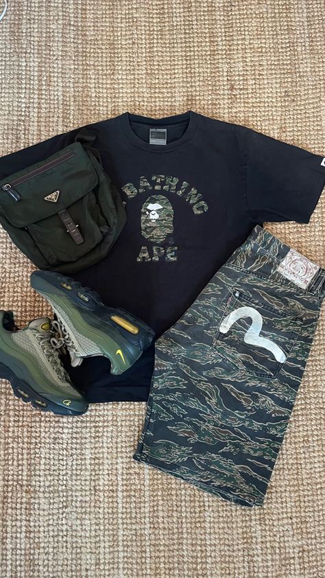 Bapesta Outfit, Camo Outfit, Bape Shirt, Clothes Streetwear, Jeans Bags, Camo Outfits, Air Max Shoes, Fits Inspo, Shoes Outfit