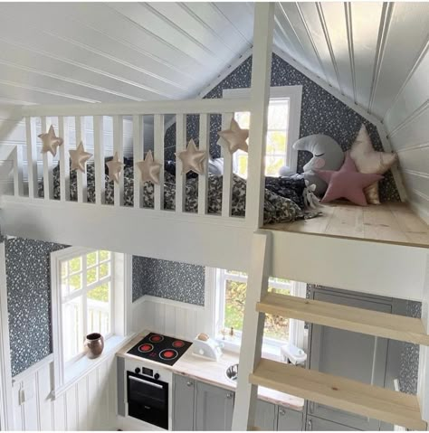 She Shed Interior Ideas, Playhouse Interior, She Shed Interior, Tree House Interior, Shed Interior, Backyard Kids Play Area, Diy Playhouse, Wendy House, Build A Playhouse