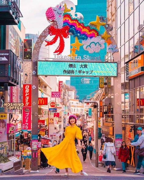 Osaka Instagram Spots, Japan Summer Outfit, Takeshita Dori, Tokyo Picture, Japan Photoshoot, Japan Travel Photography, Japan Pictures, Takeshita Street, Tokyo Photography