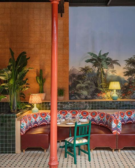 “Taraz” print from Le Manach at @la_gare_ in Paris by @lauragonzalezofficiel ! #lemanach #pierrefrey #interiordesign #restaurant #homedecor Laura Gonzalez, Organic Palette, Paris Design, Interior Architect, Pierre Frey, Restaurant Interior Design, Hospitality Design, Hotel Design, Public Spaces