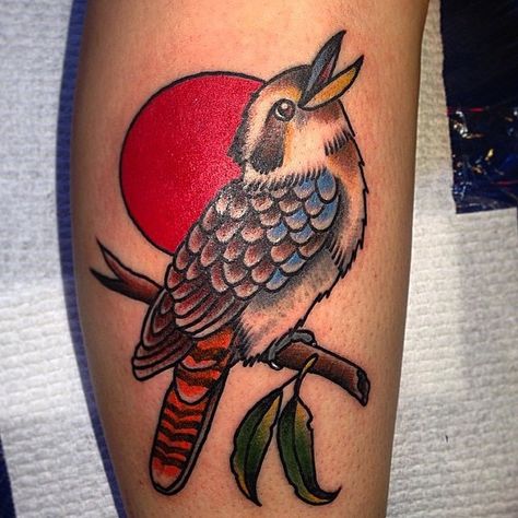 Yet another great kookaburra tattoo by Mark Lording @marklording #marklording… Kookaburra Tattoo Design, Australian Traditional Tattoo, Traditional Kookaburra Tattoo, Kookaburra Tattoo, Cockatoo Tattoo, A Bird Tattoo, Really Cool Tattoos, Tattoo Touch Up, Tattoo Sleeve Filler