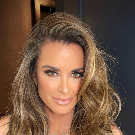 Kyle Richards Umansky on Instagram: "Thank you @dimitrishair 🙏🏼 Loving this lighter color 💛" Kyle Richards Hair, Hair Today Gone Tomorrow, Modern Short Hairstyles, Drinking Alcohol, Kyle Richards, Housewives Of Beverly Hills, Girl Guides, Light Brown Hair, Beautiful Lingerie